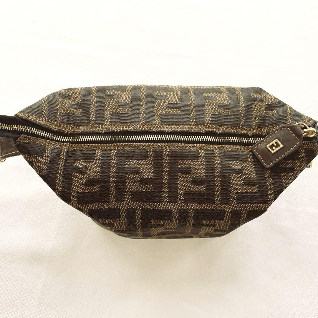 FENDI アクセサリーポーチ ミニ ズッカ柄 キャンバス 金具