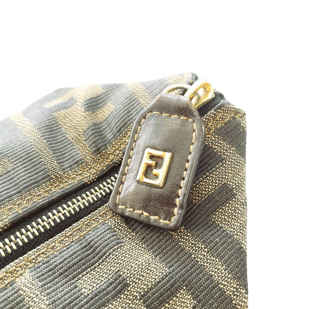FENDI アクセサリーポーチ ミニ ズッカ柄 キャンバス 金具