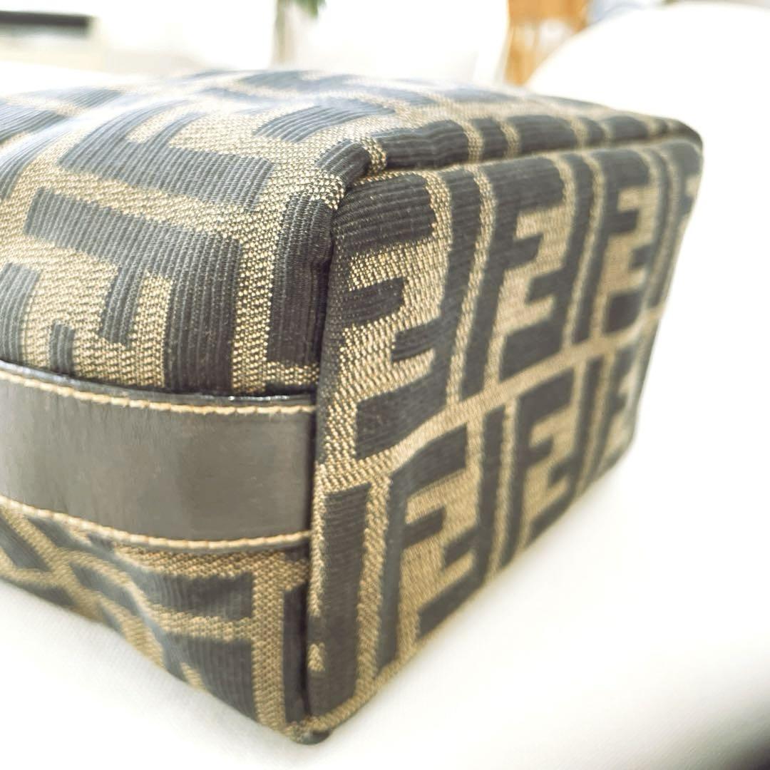 FENDI アクセサリーポーチ ミニ ズッカ柄 キャンバス 金具