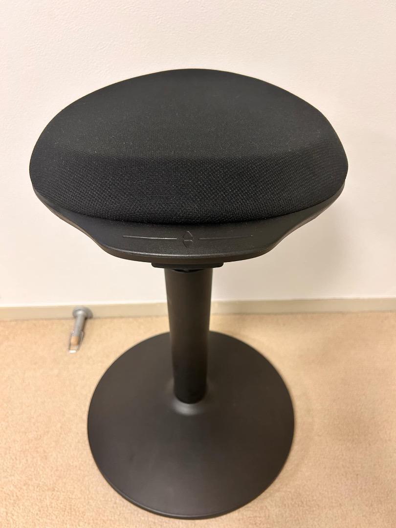 【美品】ニトリ　スタンディングバランスチェア（ブラック）