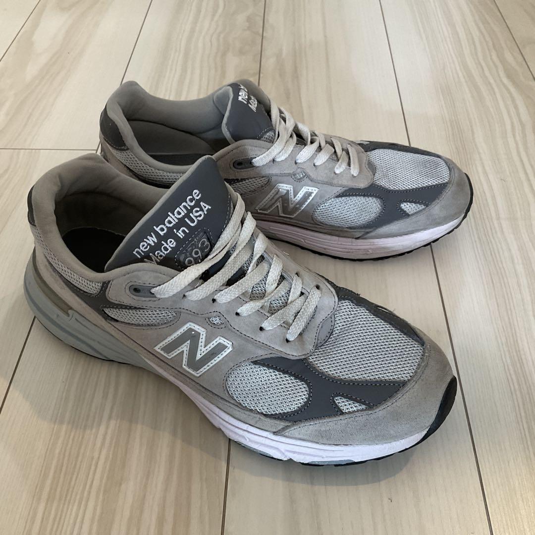 993