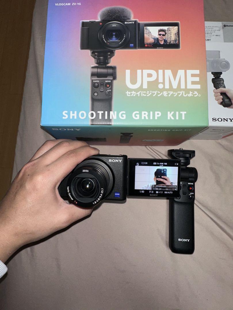 値下　ソニー　ZV-E10 シューティンググリップ+予備電池+おまけ多数！ レンタル] ソニー VLOGCAM ZV-E10 2K パワーズームレンズキット