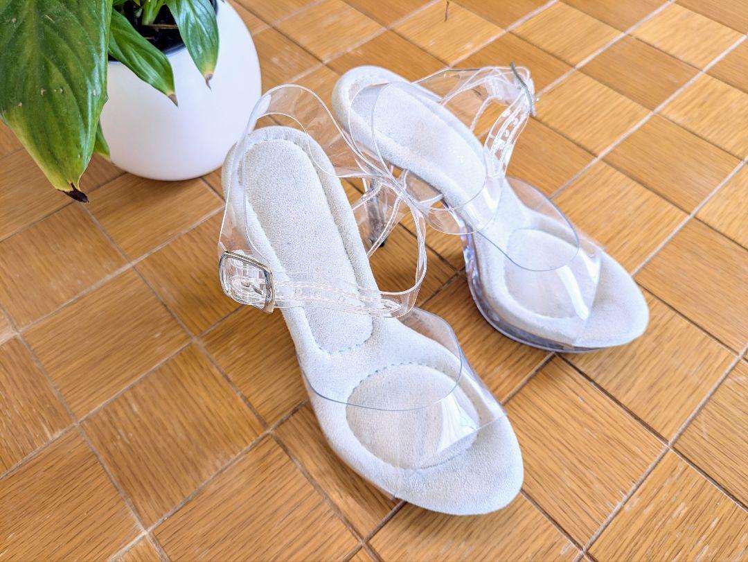 Pleaser(プリーザー) シンプルなデザイン！厚底ハイヒール