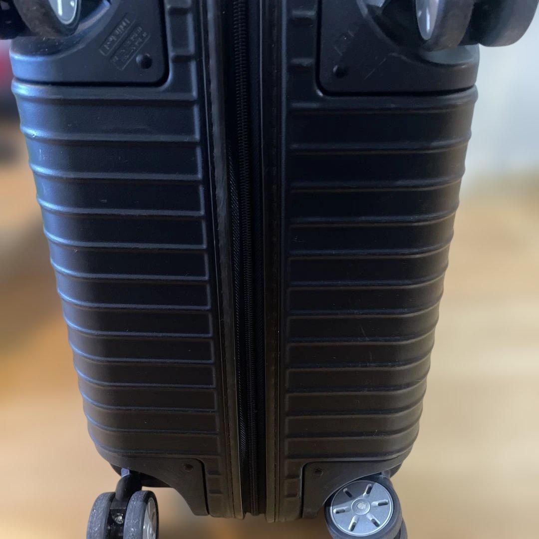 リモワ サルサ 87L 4輪 TSAロック マットブラック スーツケース