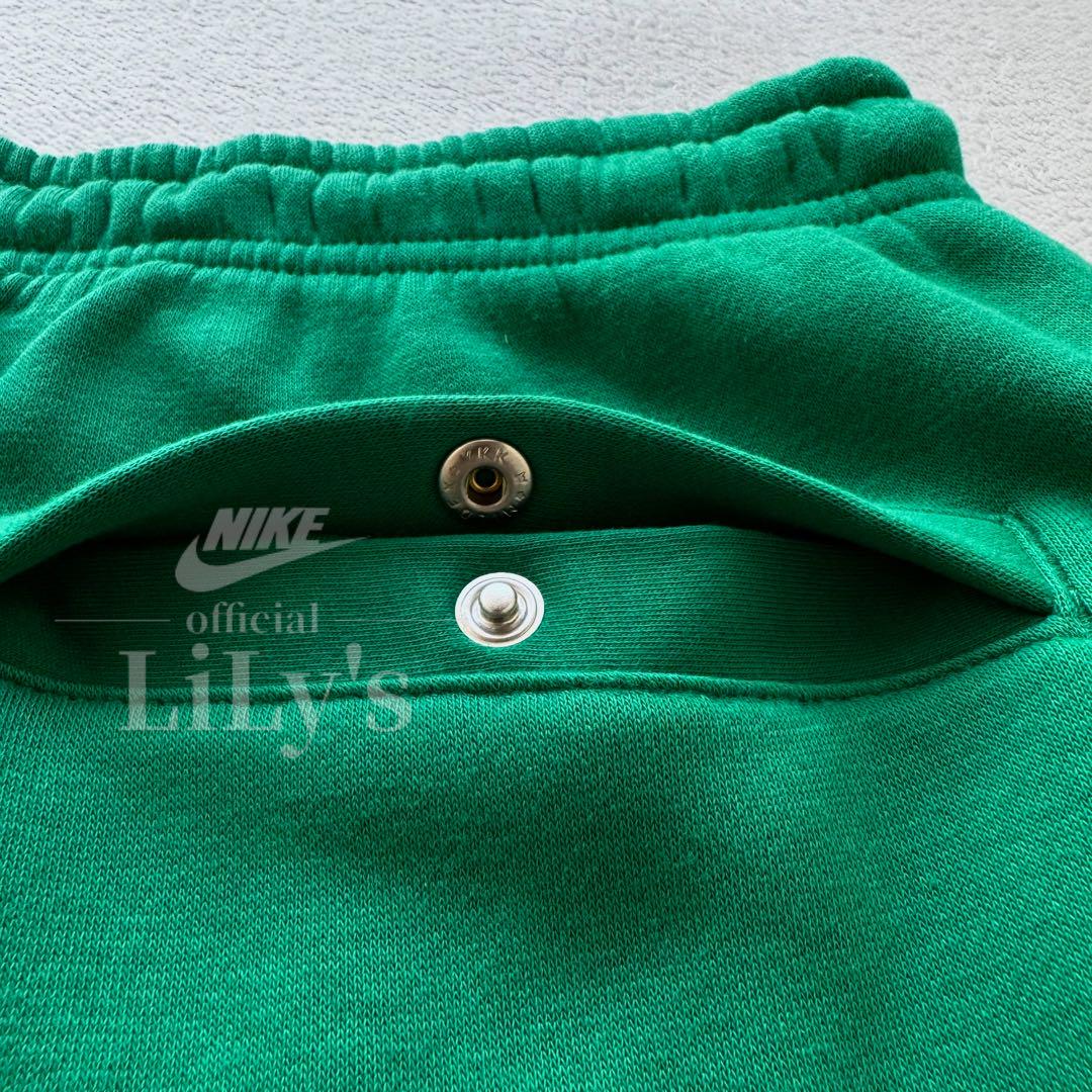 3新品未使用　NIKE上下セットアップ　Ｍサイズ　ナイキ　ロゴボア　緑　グリーン