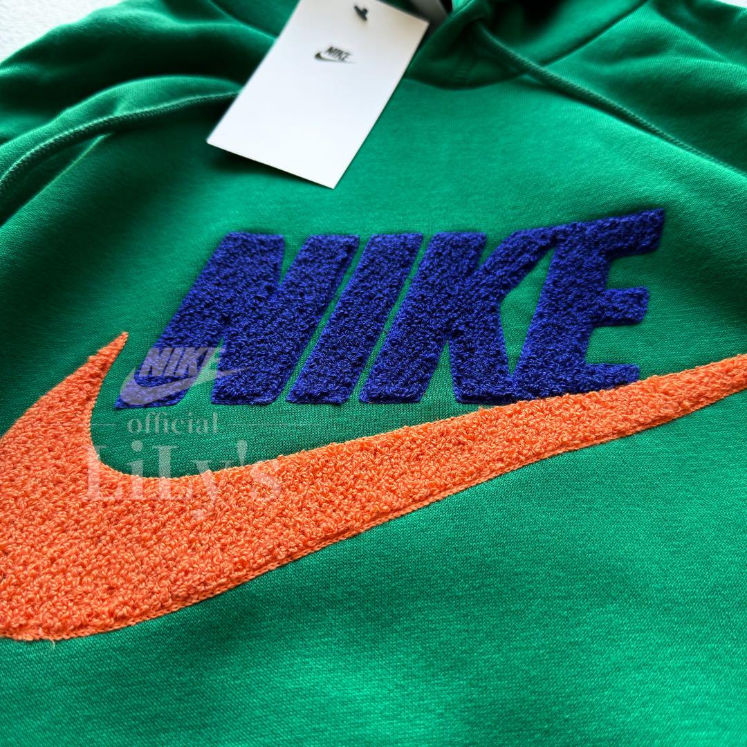 3新品未使用　NIKE上下セットアップ　Ｍサイズ　ナイキ　ロゴボア　緑　グリーン