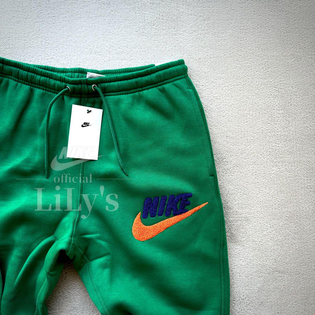 3新品未使用　NIKE上下セットアップ　Ｍサイズ　ナイキ　ロゴボア　緑　グリーン