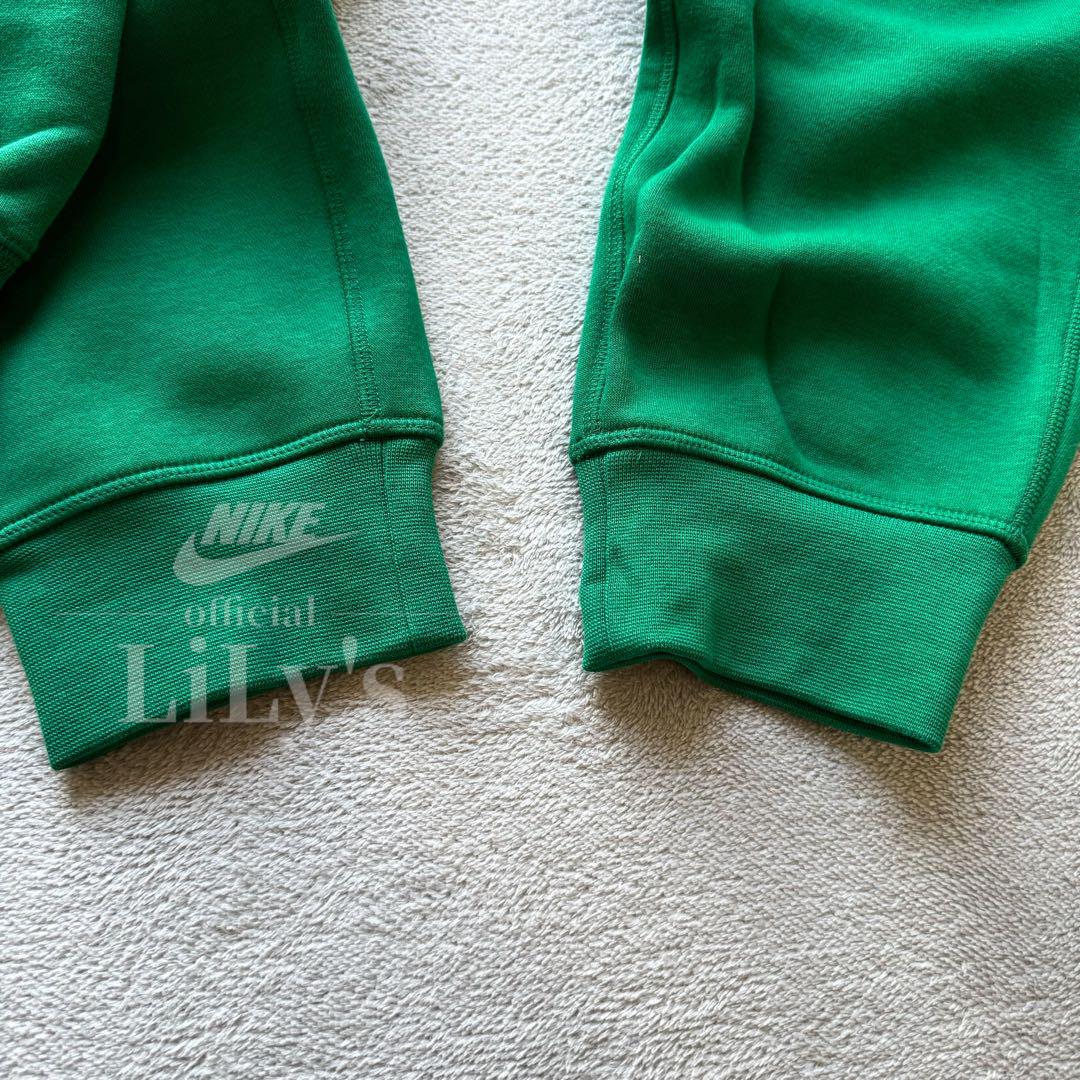 3新品未使用　NIKE上下セットアップ　Ｍサイズ　ナイキ　ロゴボア　緑　グリーン