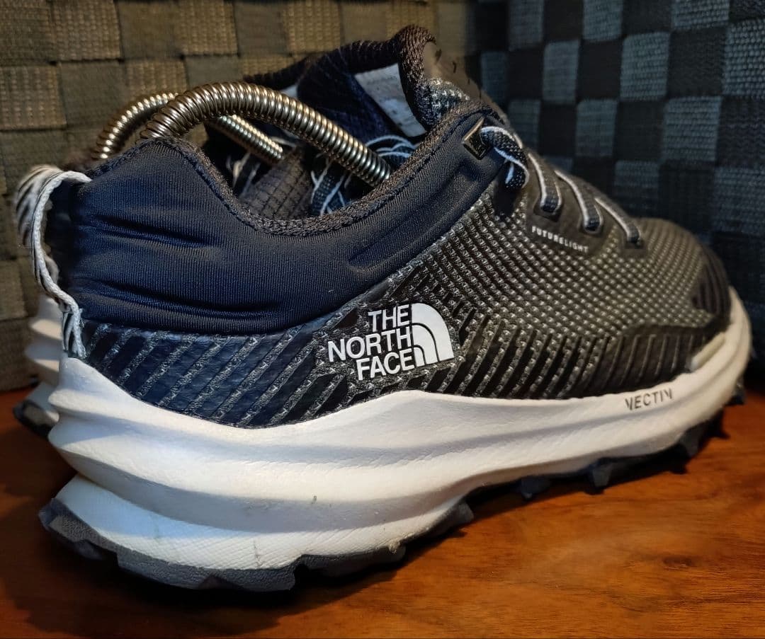 防水ローカットトレッキングシューズ