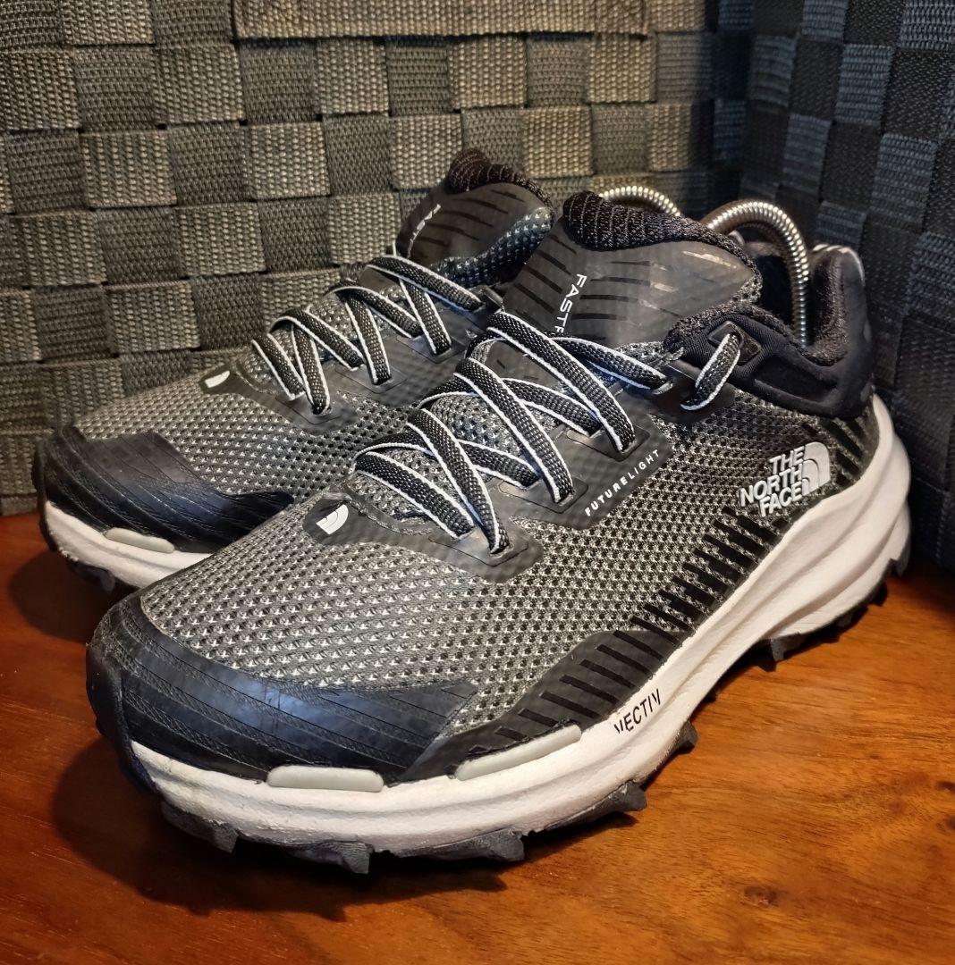 防水ローカットトレッキングシューズ