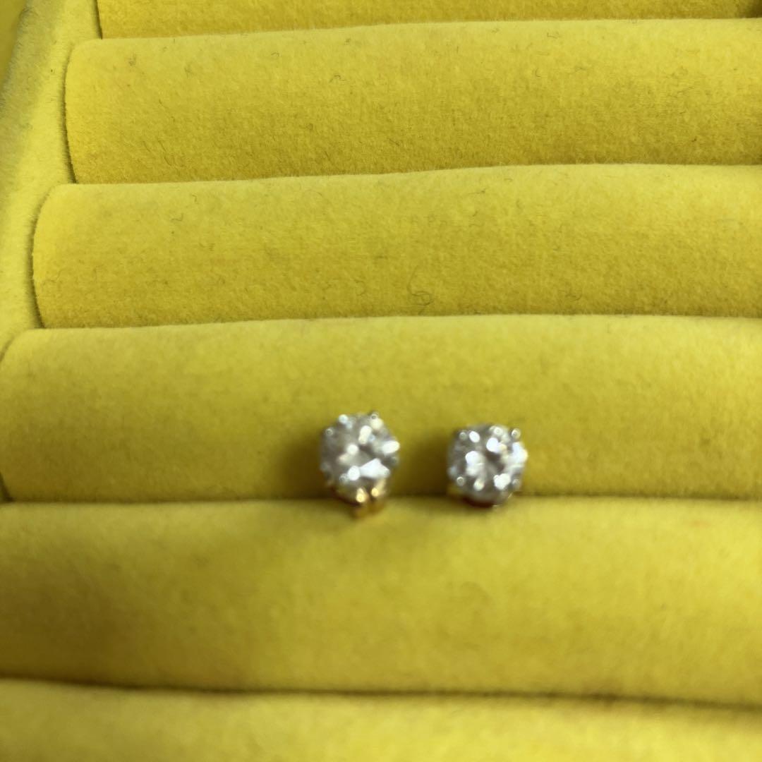 ダイヤ　ピアス