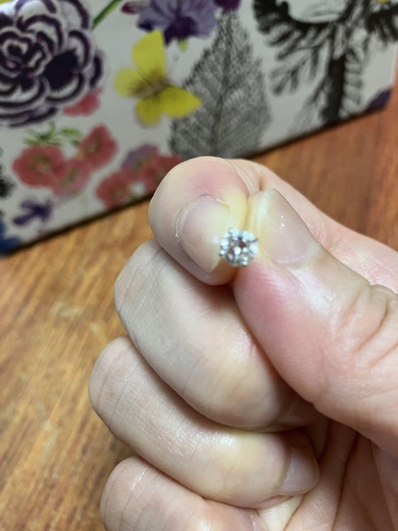 ダイヤ　ピアス