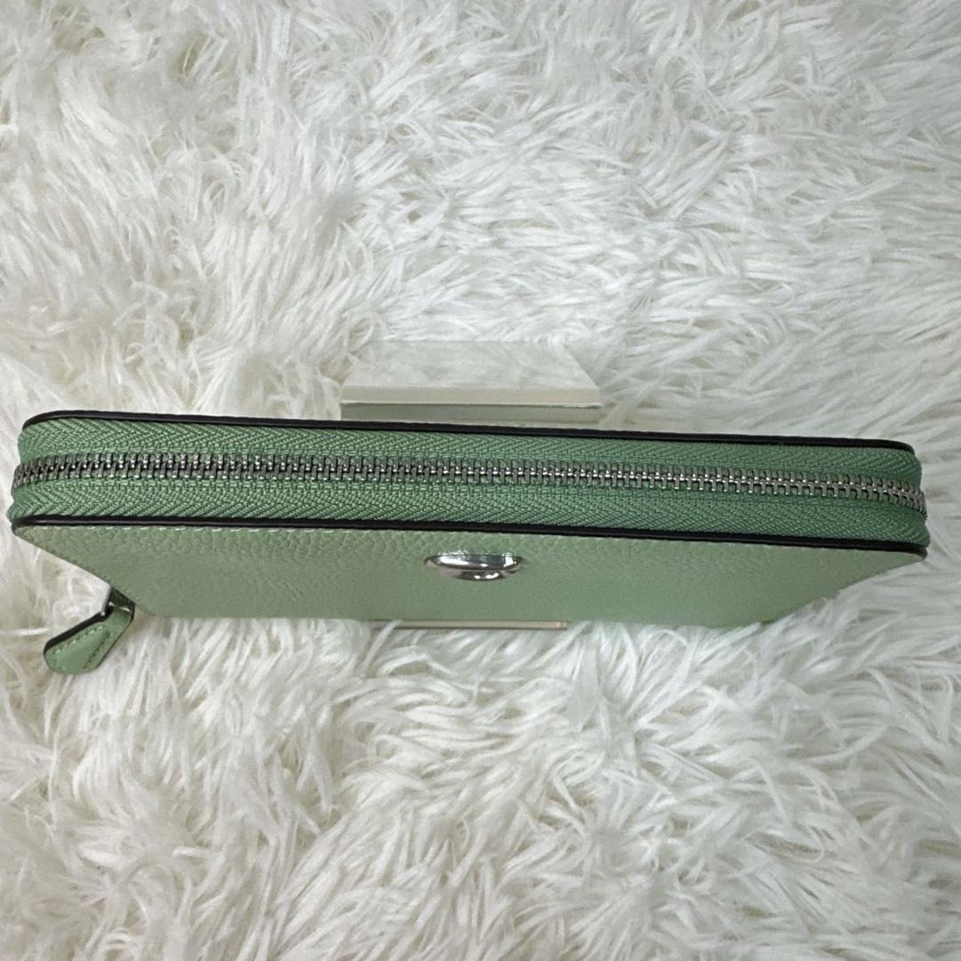 希少 COACH エッセンシャル ミディアムフラップウォレット ライトグリーン 希少 COACH エッセンシャル ミディアムフラップウォレット