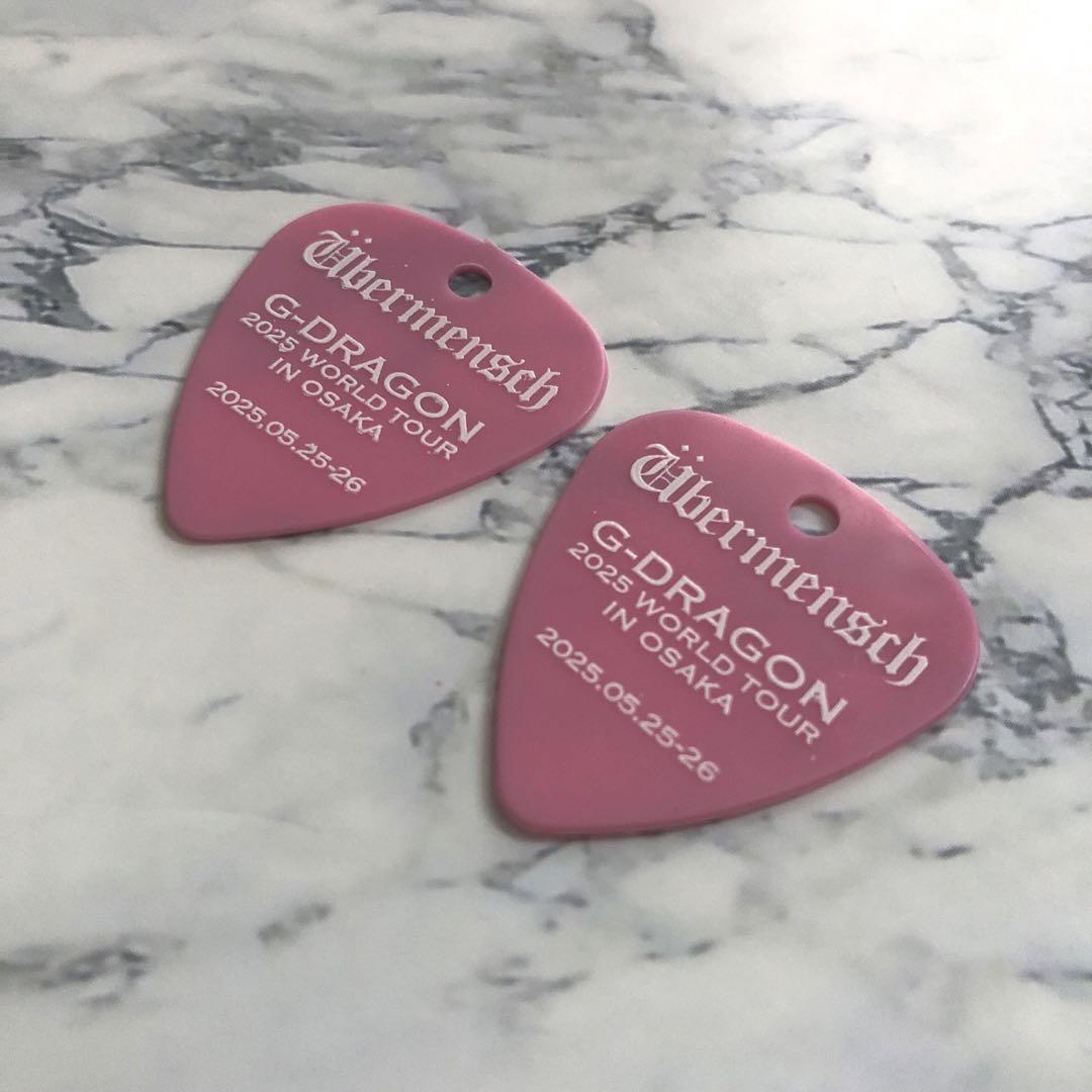 【セット】G-DRAGONジヨン ワルツ お守り キーリングと大阪入場特典ピック G-DRAGON ジヨン ワルツ お守り キーリング と 大阪入場特典
