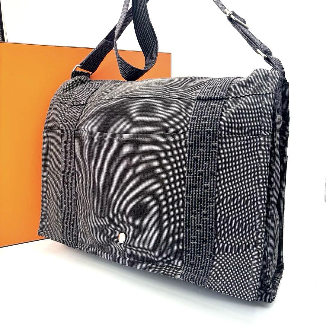 HERMES　エールライン　バサスMM メッセンジャーバッグ　A4収納可
