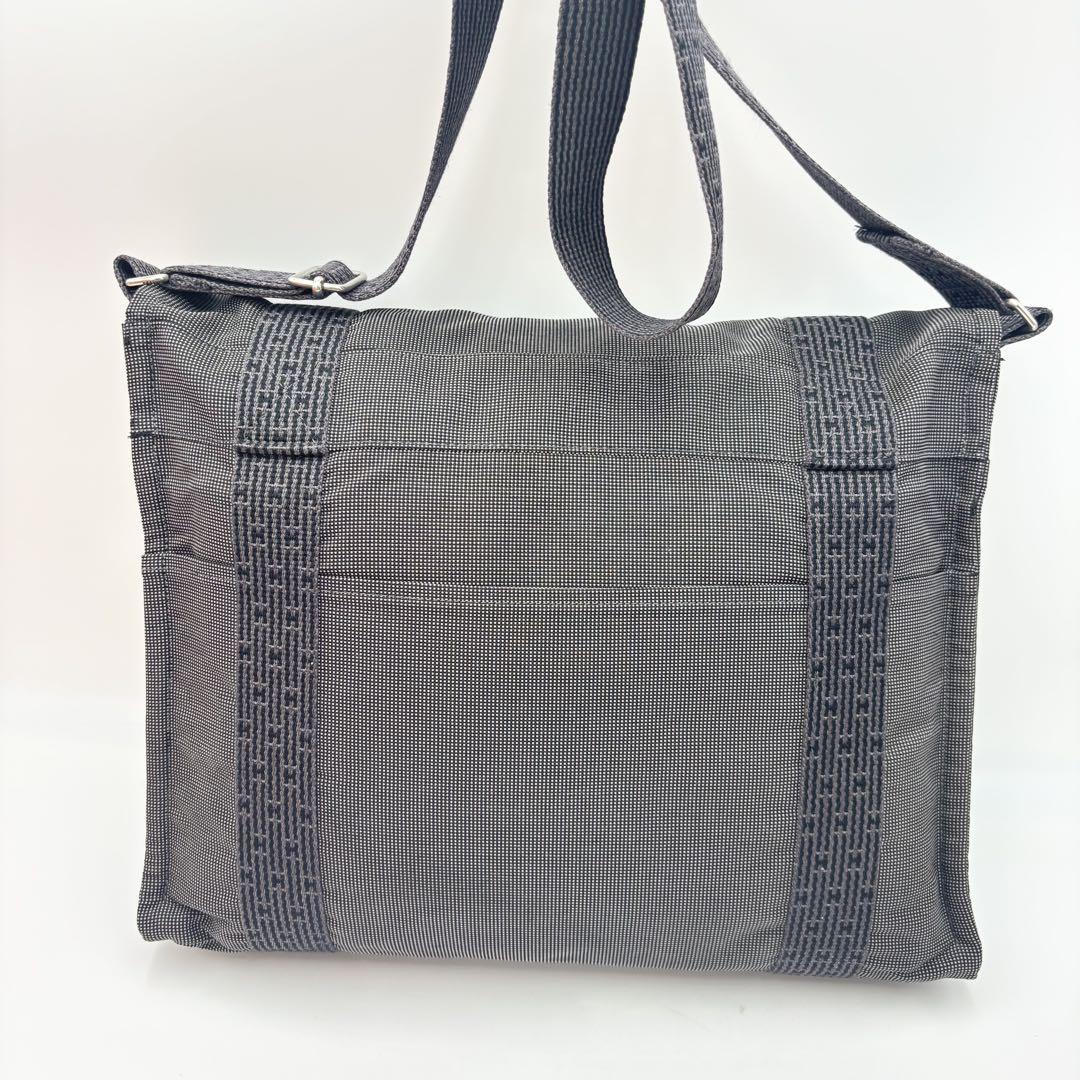 HERMES　エールライン　バサスMM メッセンジャーバッグ　A4収納可