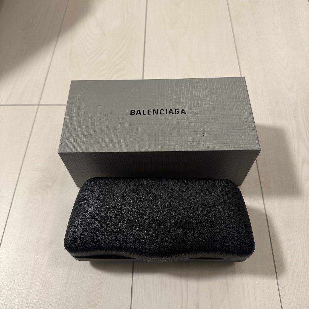 BALENCIAGA ブラック キャットアイ サングラス