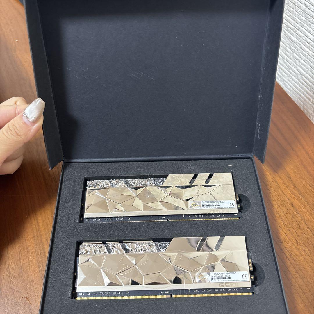 その他 G.SKILL DDR4 16GB F4-3600C16D-16GTSEC