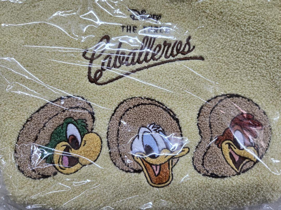 ディズニー 三人の騎士 アコモデダイカットポーチ3種類 バッグ ピンズ セット ディズニー 三人の騎士 アコモデダイカットポーチ3種類 バッグ