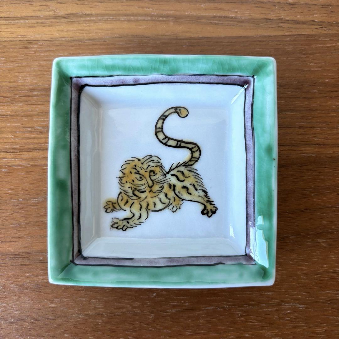 新道工房　色絵動物文角皿