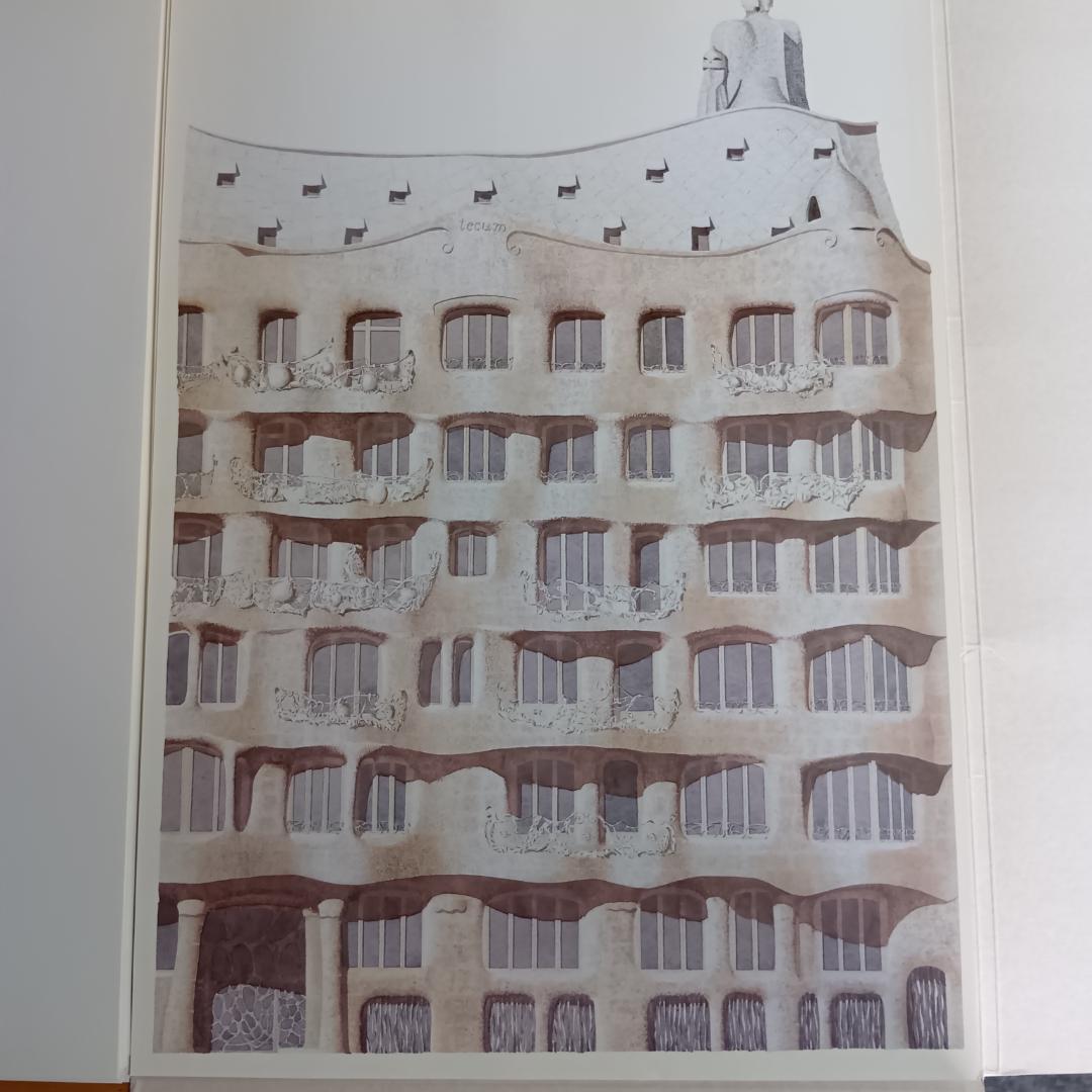 GAUDI 図版（洋書）