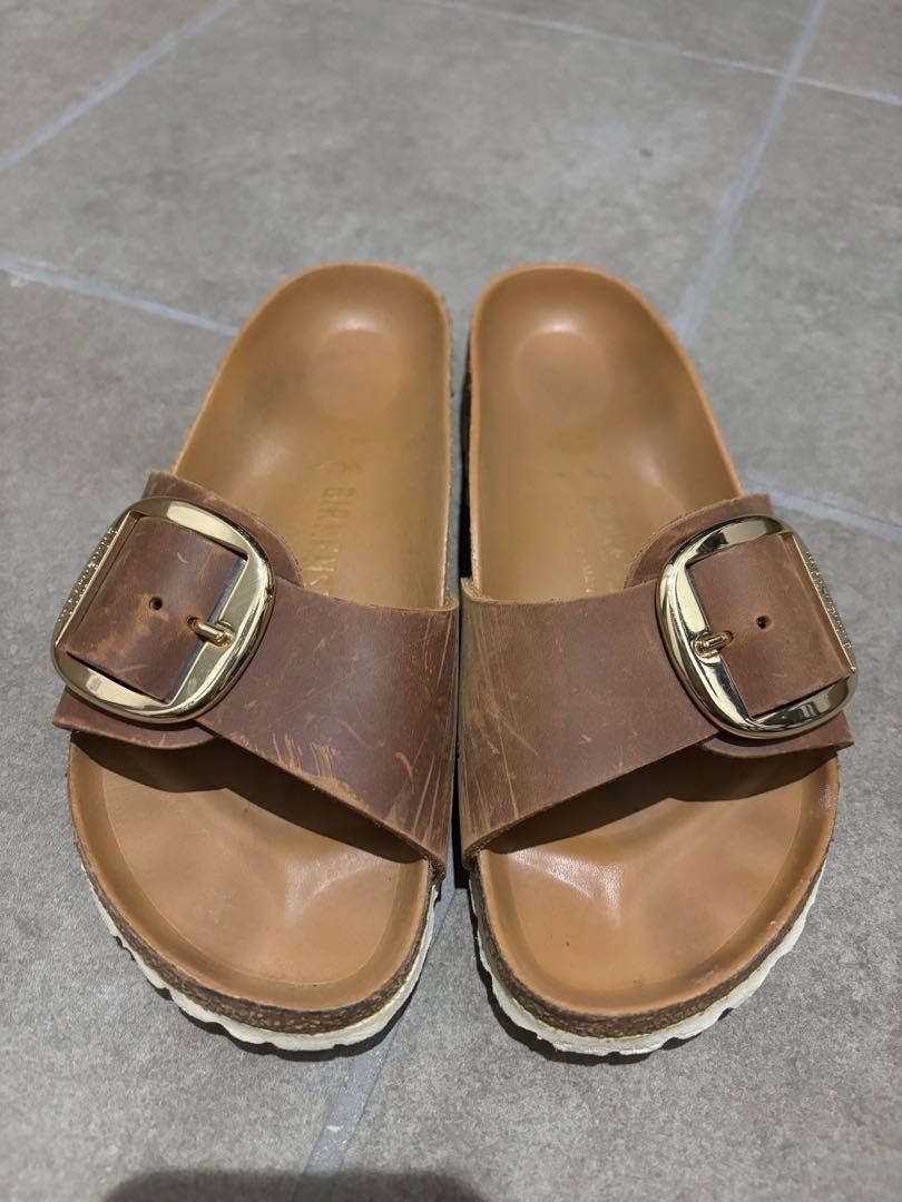 新品未使用✴Birkenstock ブラウンバックルサンダル Birkenstock ブラウンバックルサンダル - メルカリ