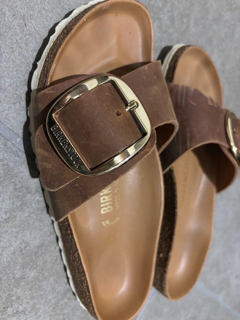新品未使用✴Birkenstock ブラウンバックルサンダル Birkenstock ブラウンバックルサンダル - メルカリ
