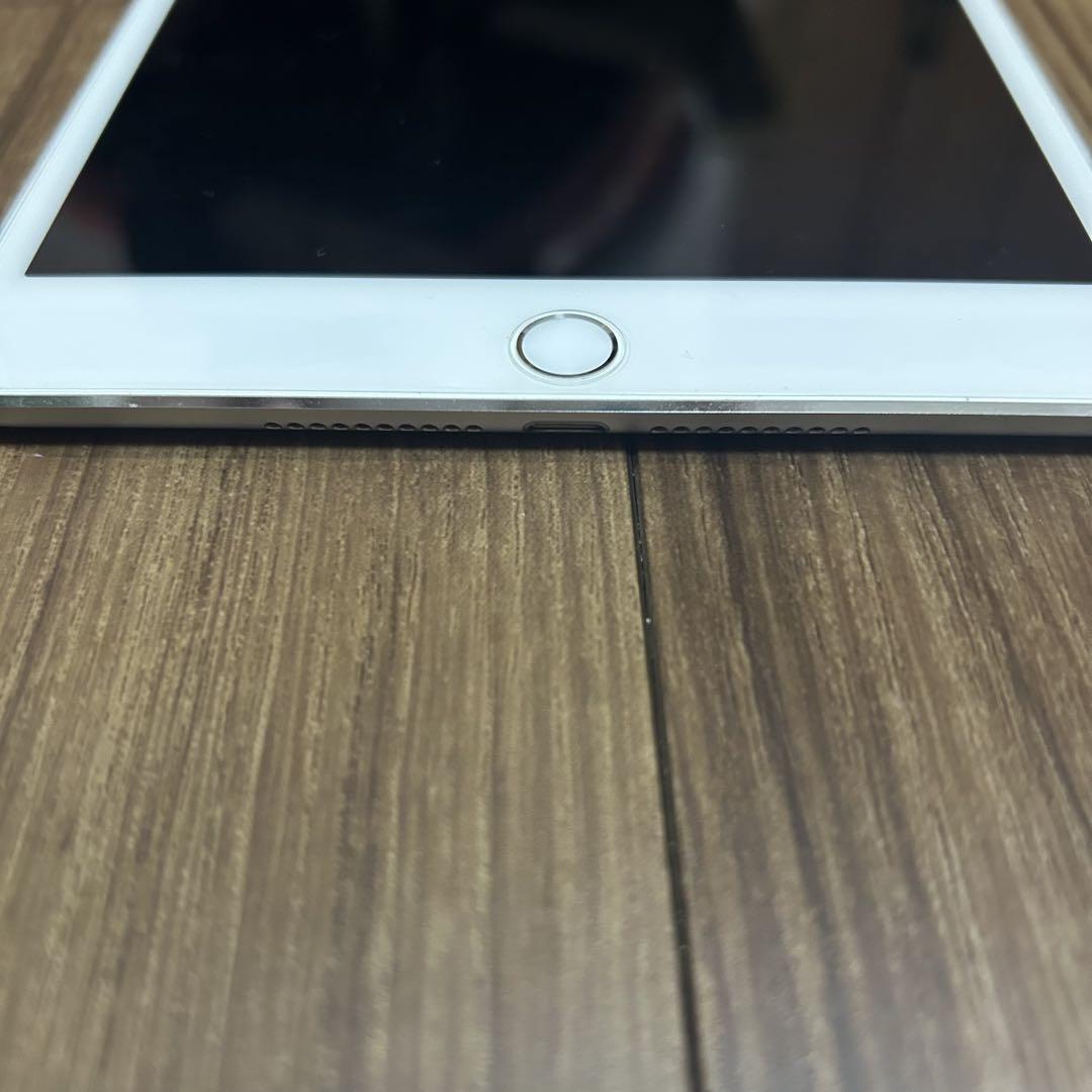 Apple iPadmini4シルバー 本体 Amazon.co.jp: 【整備済み品】 Apple iPad mini 4 Wi-Fi +