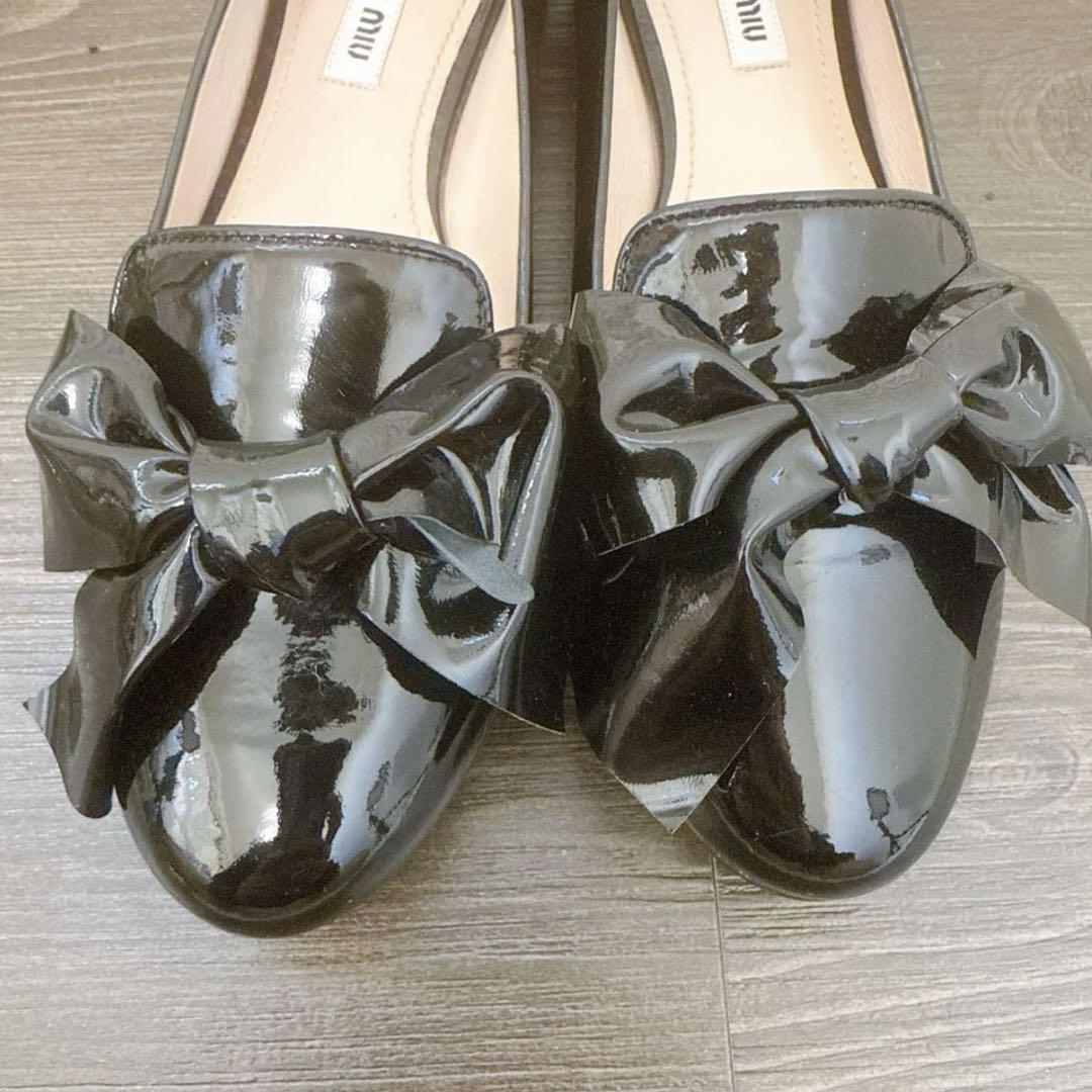 miumiu 黒　エナメル　リボン　パンプス　ビジュー　クリスタルヒール