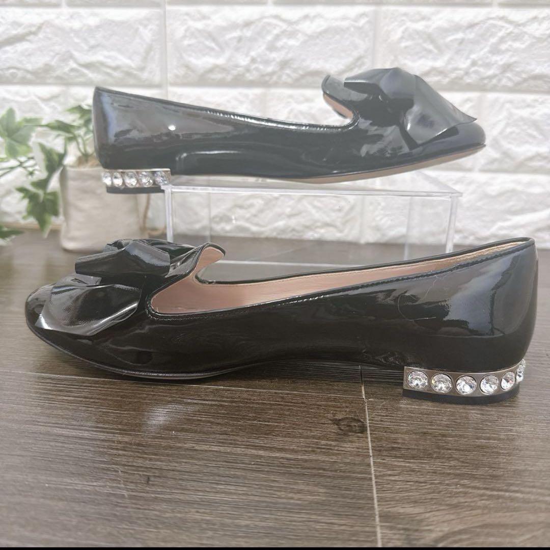 miumiu 黒　エナメル　リボン　パンプス　ビジュー　クリスタルヒール