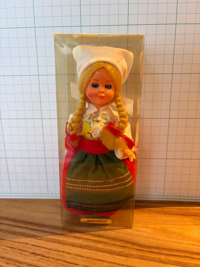 民族衣装の人形