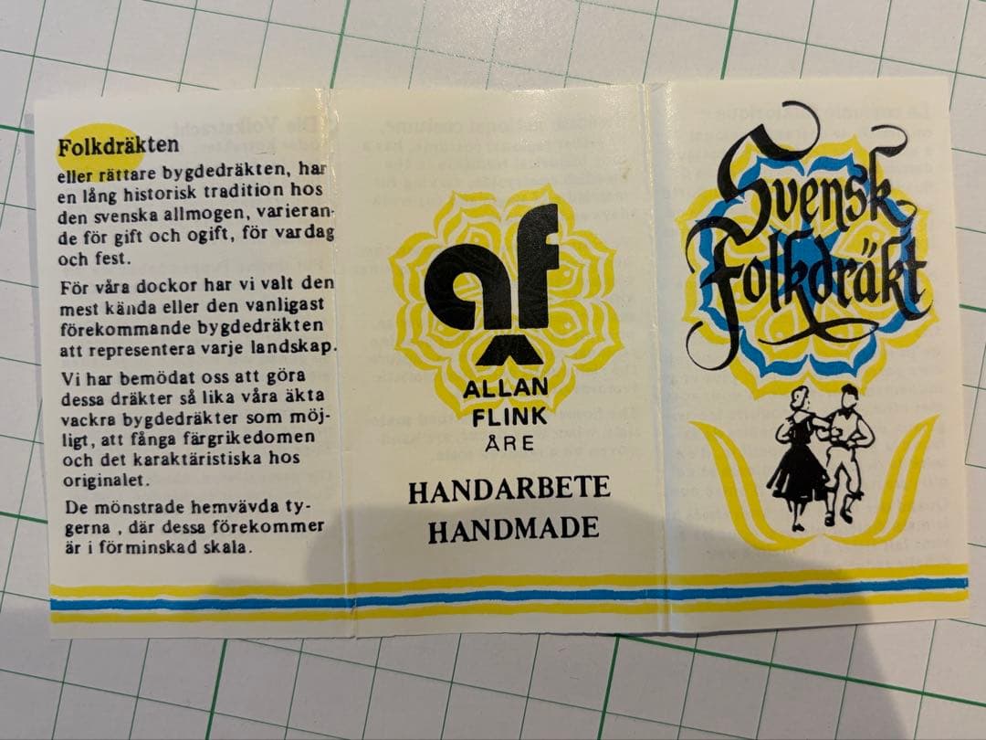 民族衣装の人形