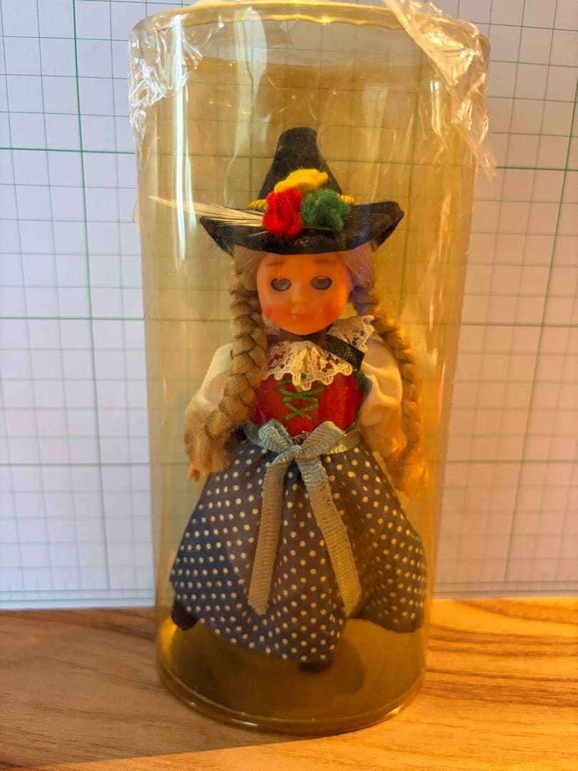 民族衣装の人形 4体セット目立った傷や汚れなし