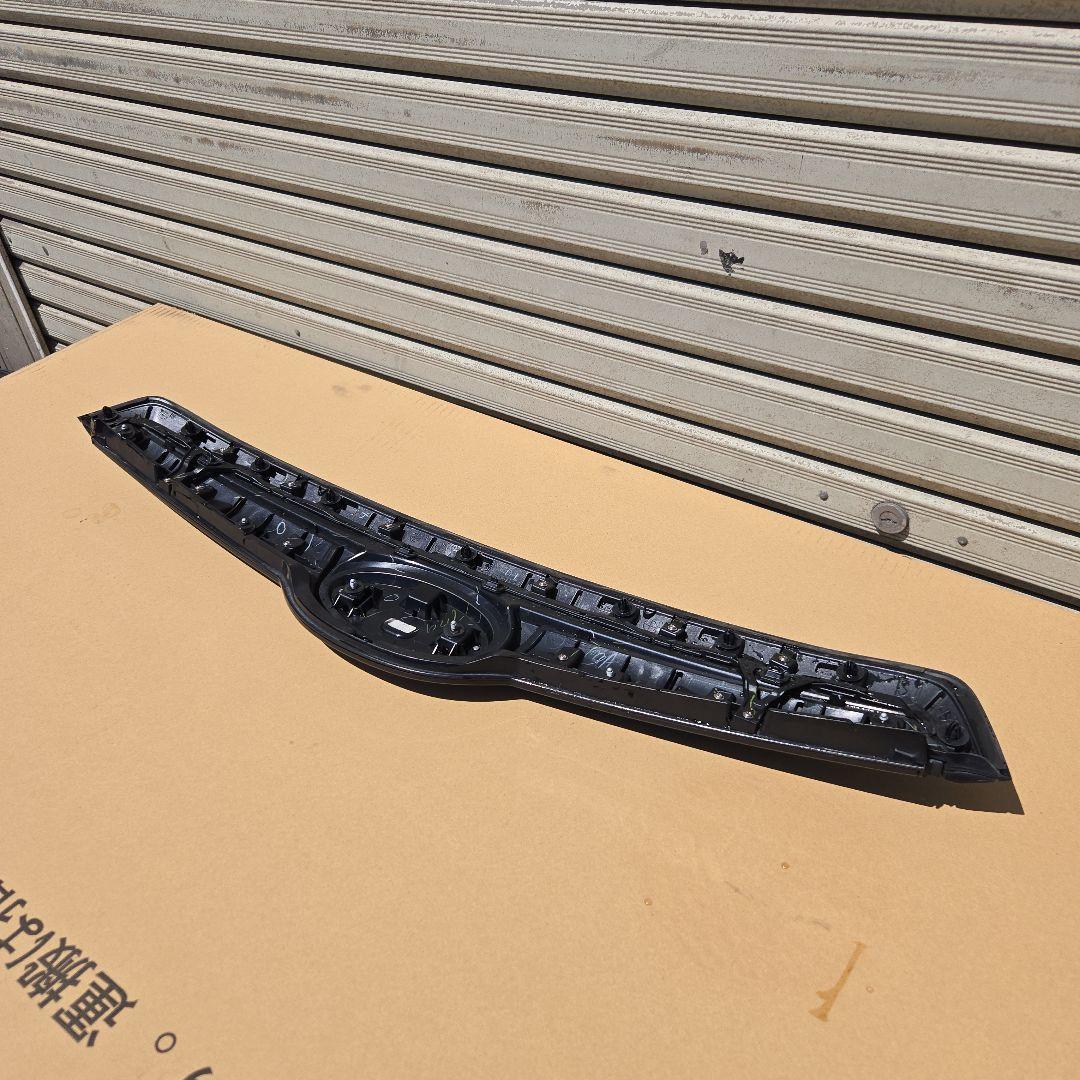 スバル　フォレスター　SK5　フードグリル　グリル