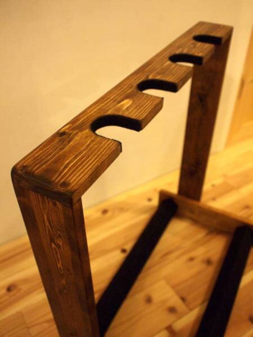 【新作】 ギタースタンド 4本掛け ウォルナット 熊本県産檜材 木製新品、♥ 本当にお買い得です！