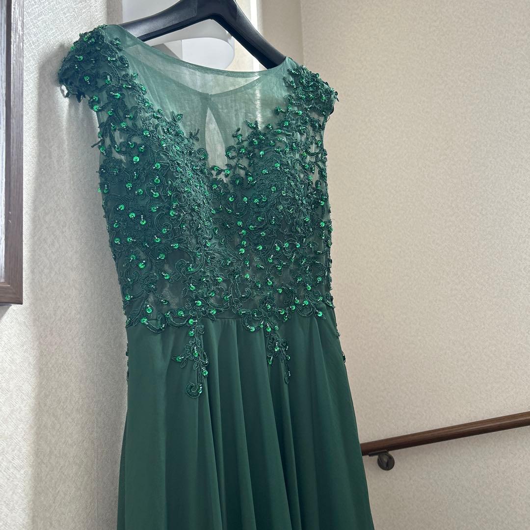 ダークグリーン