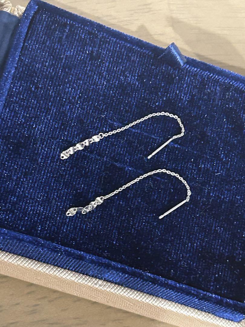 ほぼ未使用の美品✨K10ホワイトゴールドのアメリカンピアス/ペタルチェーンピアス