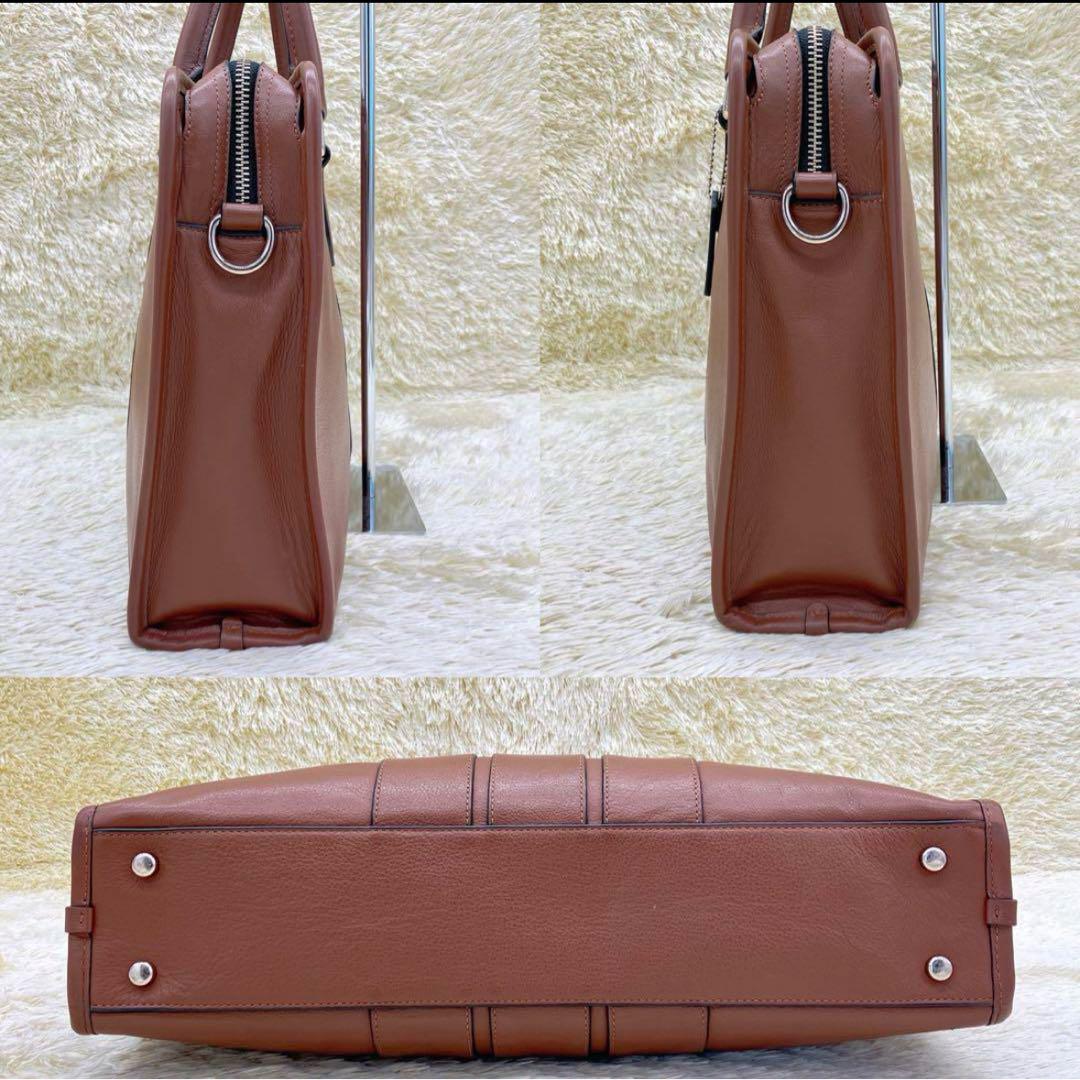 【COACH】ビジネスバッグ　ロゴ型押し　レザー　ブラウン　自立