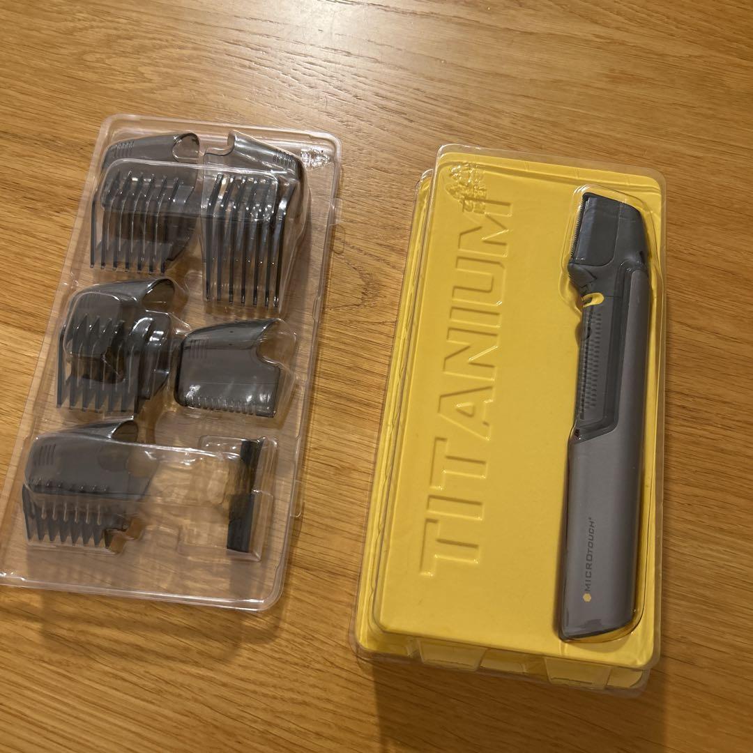 TITANIUM バリカン 単三電池式 コームセット付き