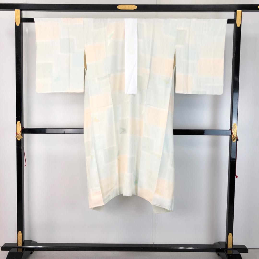 長襦袢 四角 鶴 花模様 卯の花色 しつけ糸 半衿付 J-352 長襦袢 四角 鶴 花模様 卯の花色 しつけ糸 半衿付 J-352