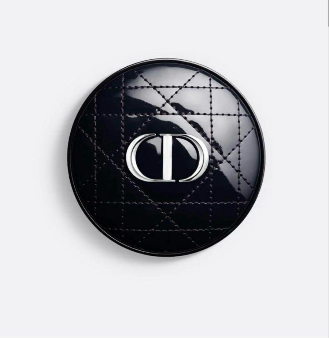 Dior ディオールスキンフォーエヴァーイドラグロウ クッション