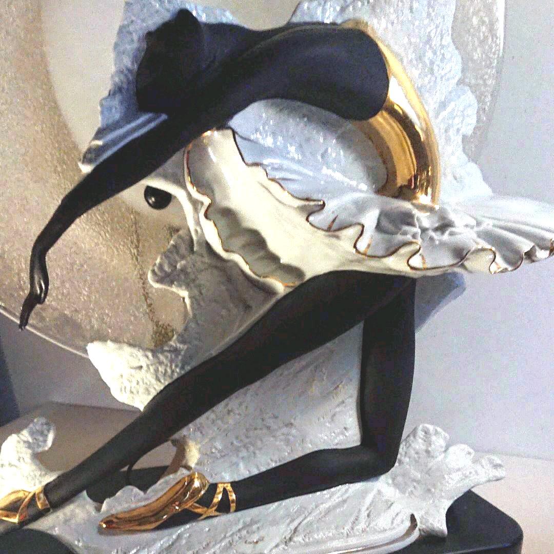 直接受け渡し限定です。  Italy製アールデコ踊り子ランプ