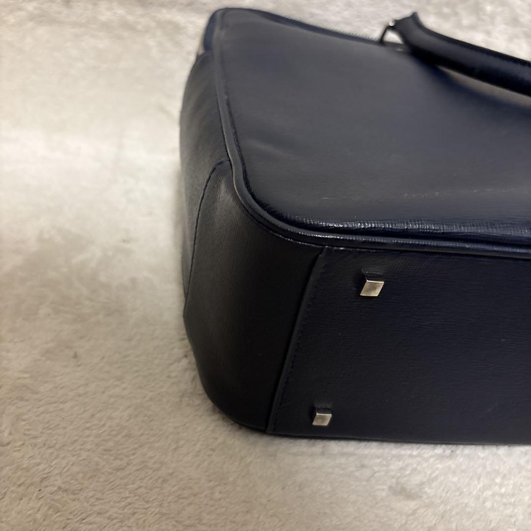 美品⭐️FURLA ネイビー ビジネスバッグ　大容量　多機能　レザー　近年モデル