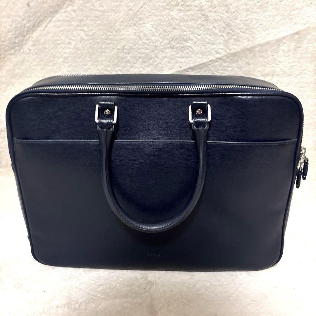 美品⭐️FURLA ネイビー ビジネスバッグ　大容量　多機能　レザー　近年モデル