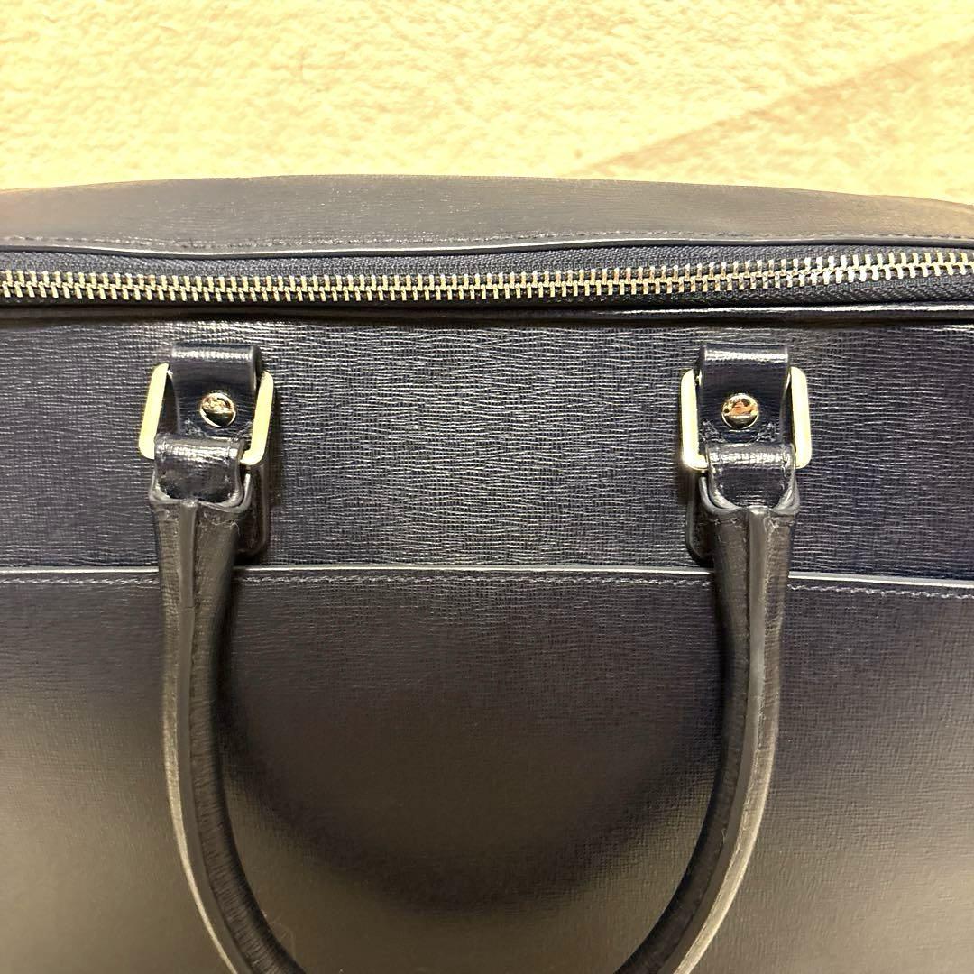 美品⭐️FURLA ネイビー ビジネスバッグ　大容量　多機能　レザー　近年モデル