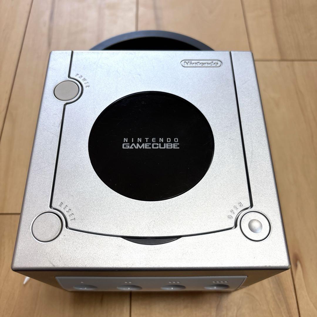 ゲームキューブ　ゲームボーイプレイヤー　本体　シルバー