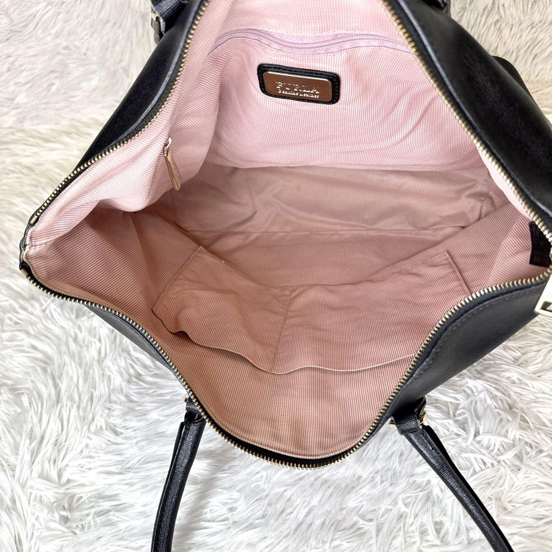 【美品】フルラ　トートバッグ　A4収納可能　肩掛け　ブラック　レザー 美品☆】フルラ FURLA トートバッグ レザー ブラック A4 肩掛け