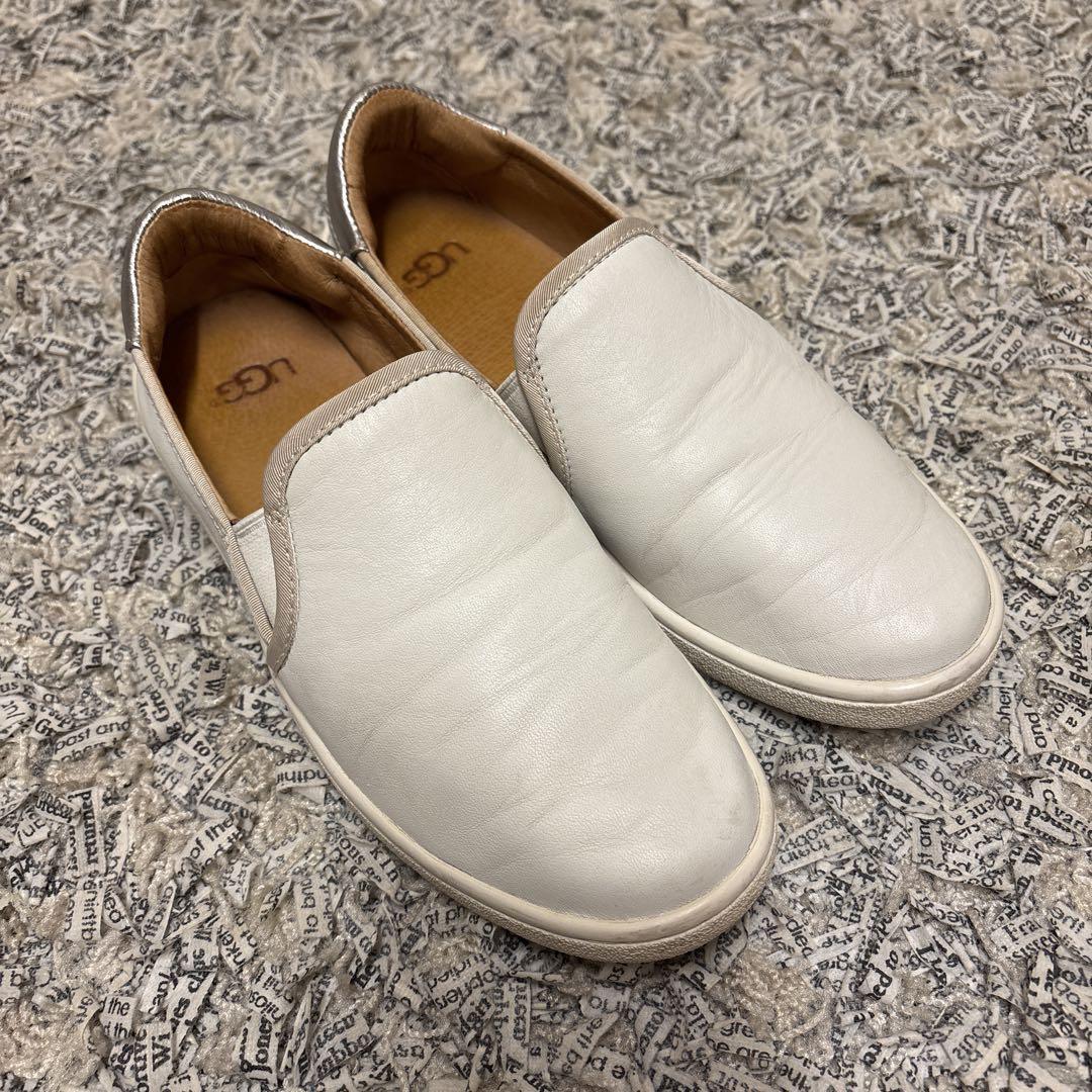 UGG アグホワイトレザー スリッポン