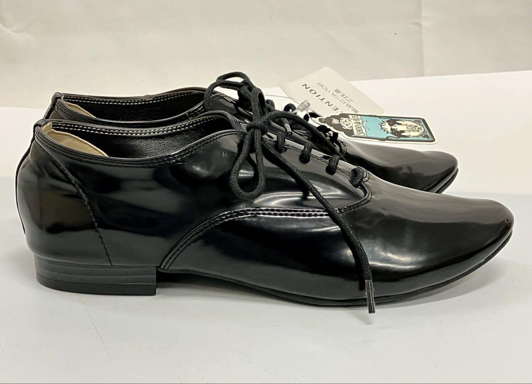【que shoes】美品 エナメル derby シューズ 黒 23.5 N4-45］未使用 レースアップシューズ 黒 23.5㌢SHOO-LA-RUE