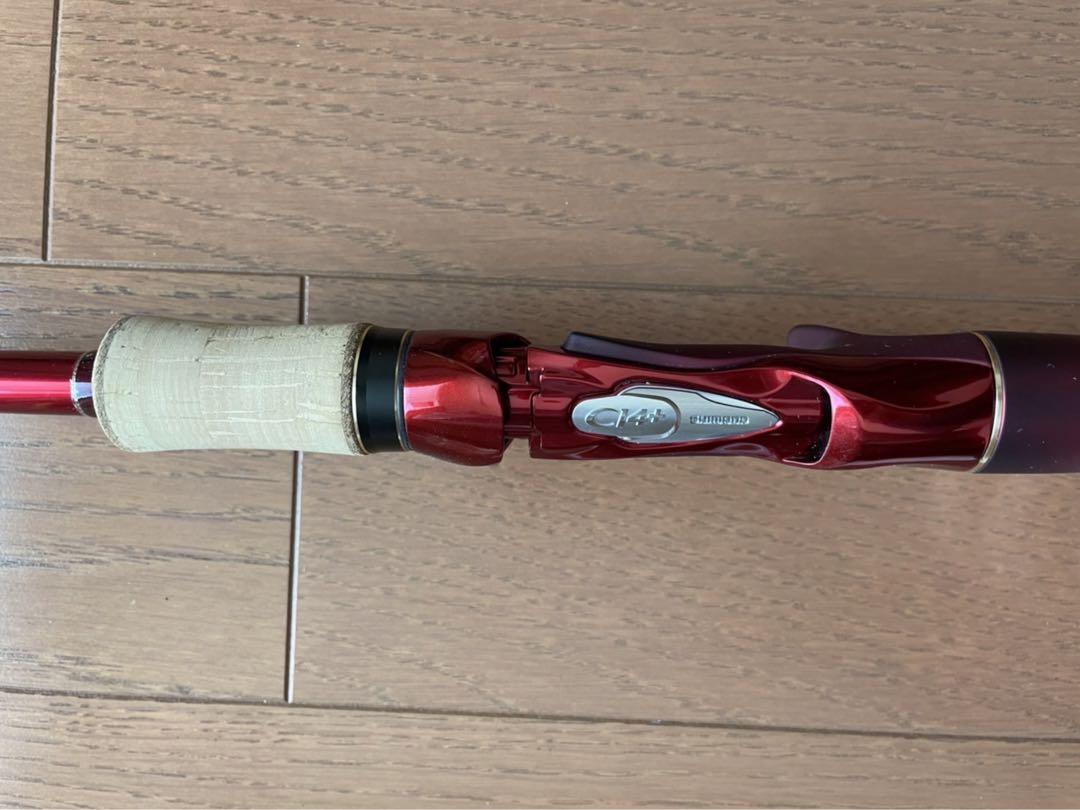 【極美品】 ワールドシャウラ 1703R-2 スーパーレッド シマノ SHIMANO シマノ ワールドシャウラ 1703R-2 ベイトモデル レッド